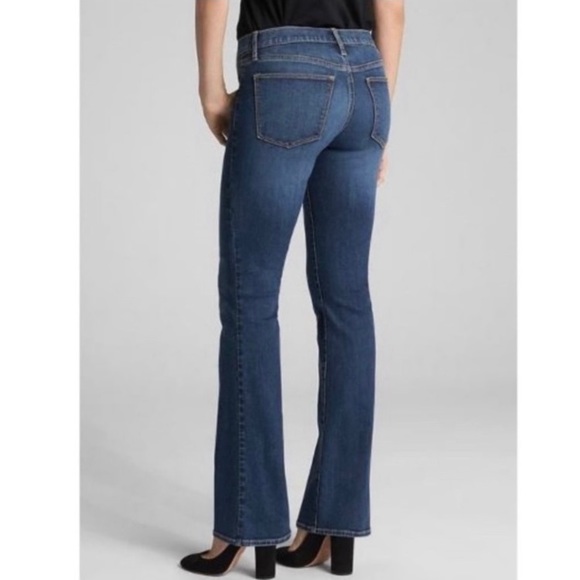 GAP~NWT~Women’s Curvy Flare‎ Dark Vintage Mid Rise Jeans~Sz 8/29R - Picture 2 of 14